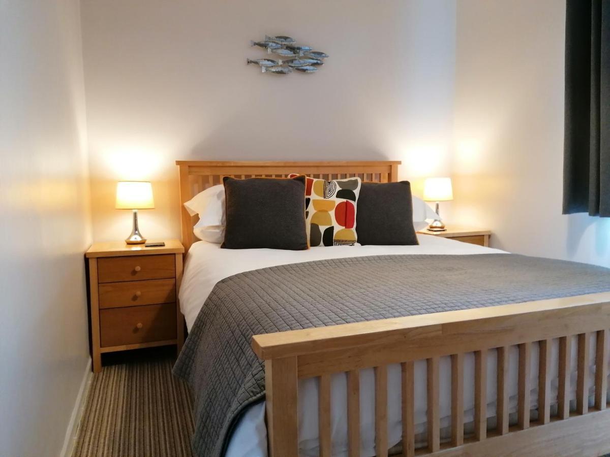 Schooner Point Guest House ルー エクステリア 写真